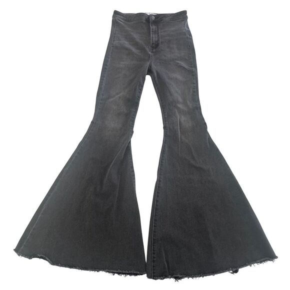 Free People Twirl On Mid-Rise Crop Flare Jeans Size 28 Washed Black High Rise - Picture 4 of 10